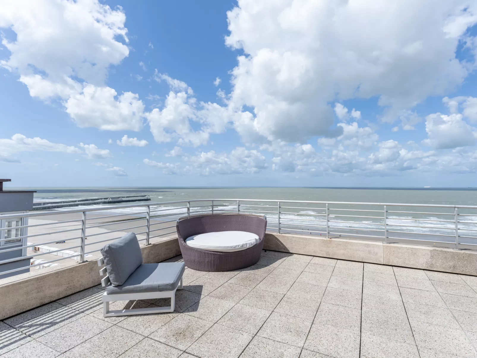 Zonnehaven with seaview