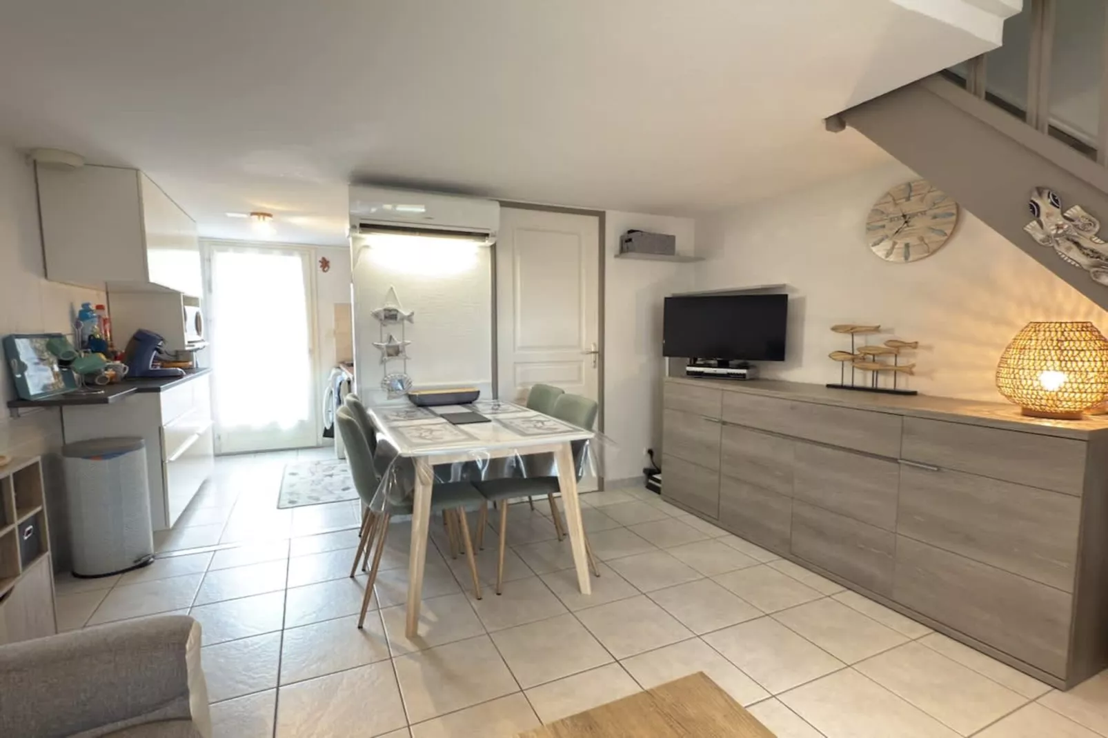 118 LAVABRE-Esszimmer