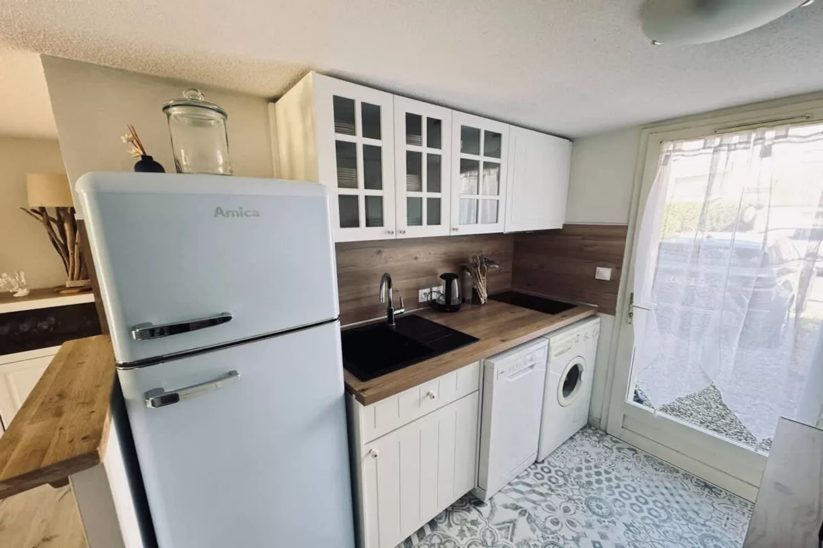 04 MerBella Villa Co-Kitchen