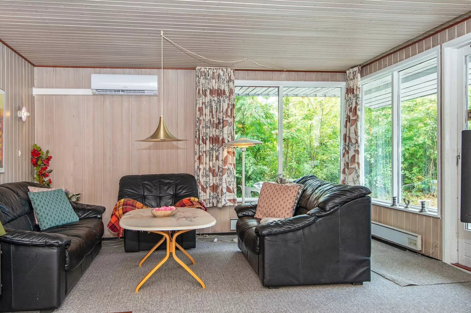 Renovated Retreat with Pool - By Traum Ferienwohnungen-Indoor