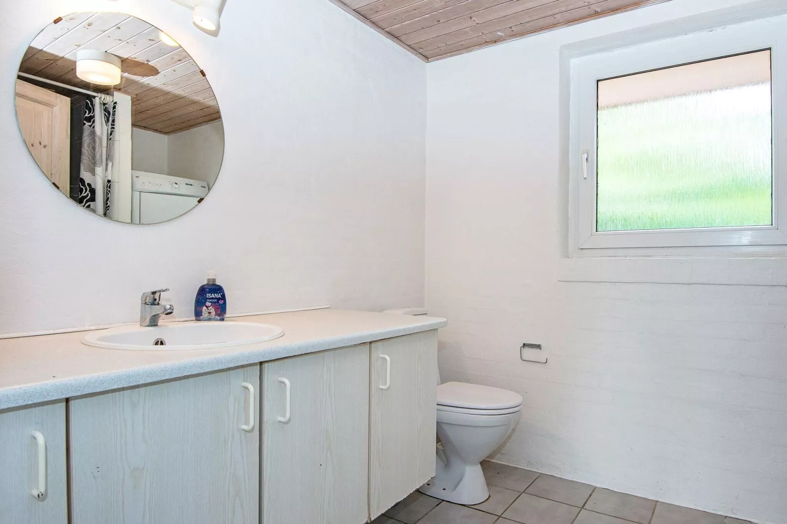 Renovated Retreat with Pool - By Traum Ferienwohnungen-Indoor
