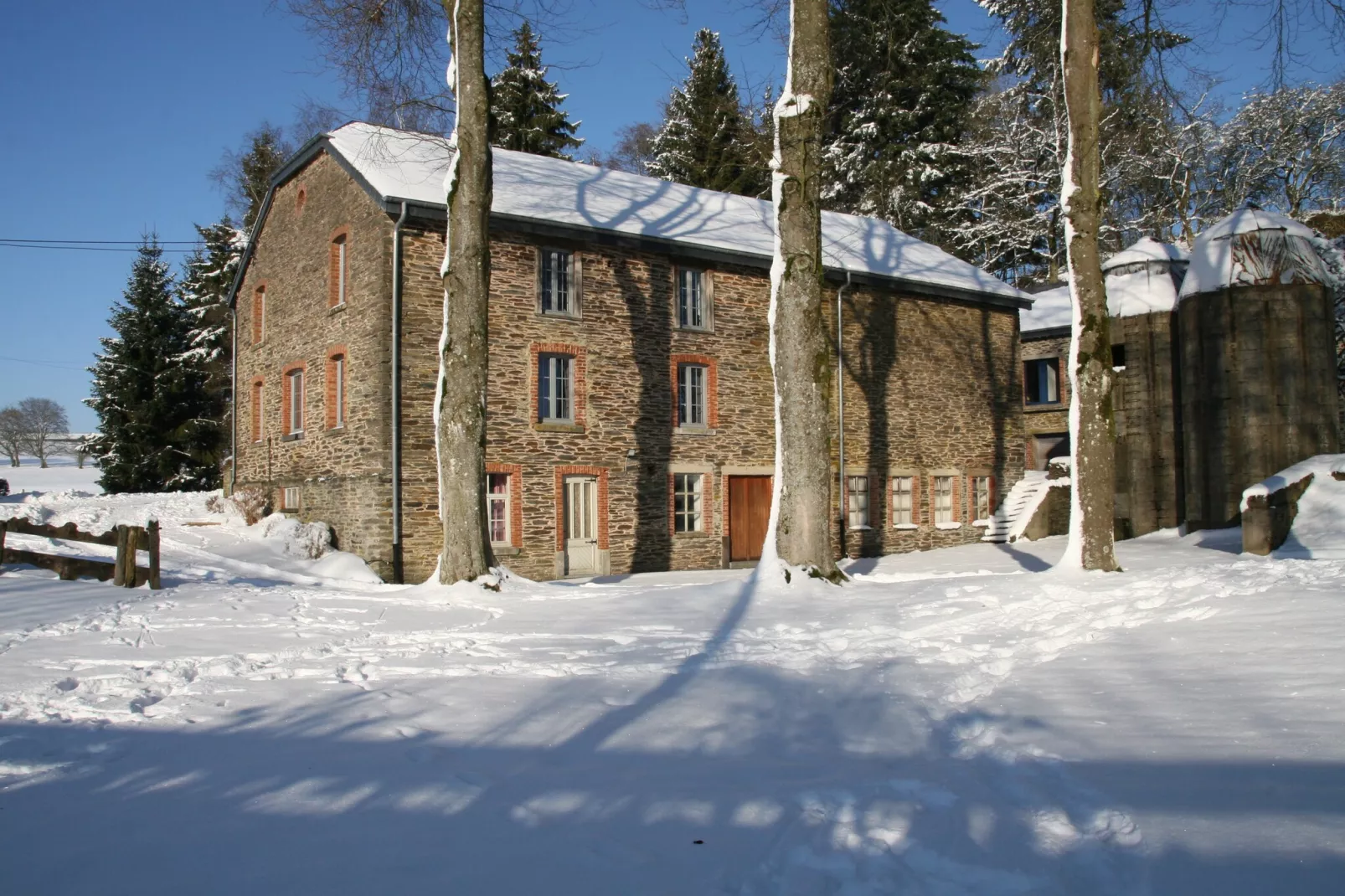 Le Moulin d'Halconreux-Außenbereich Winter
