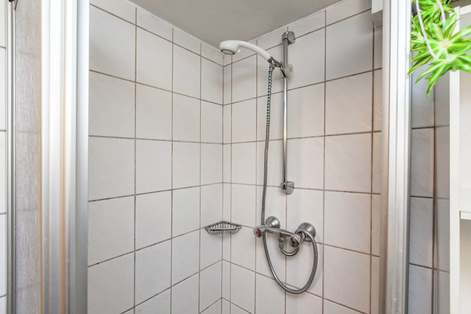 Les Sommets-Bathroom