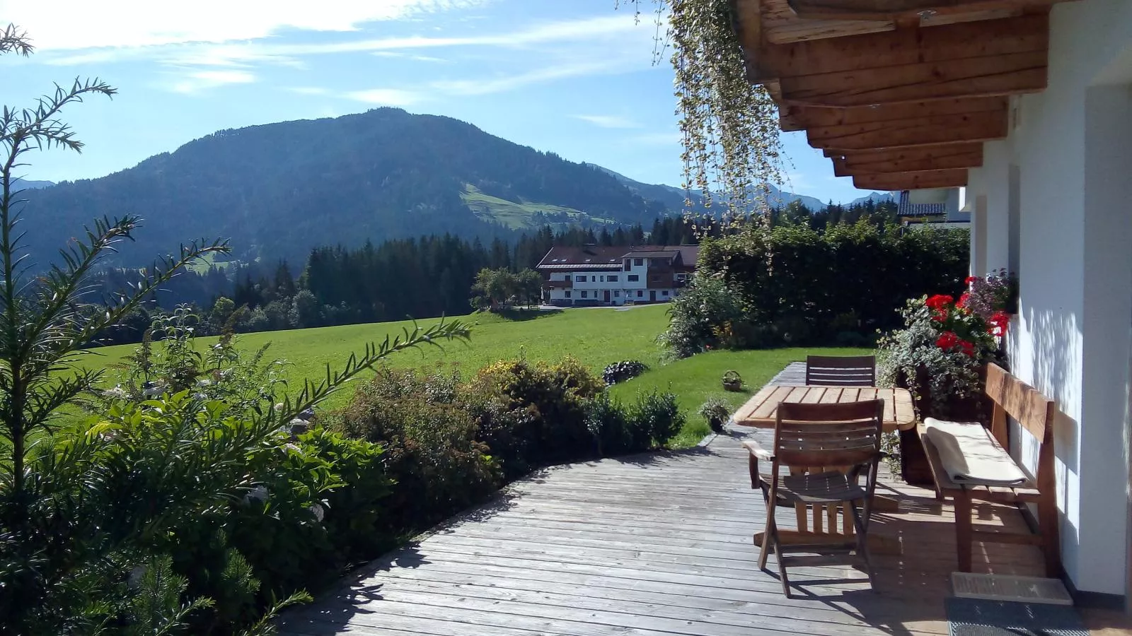 Blick ins Brixental-Terrassenbalkon