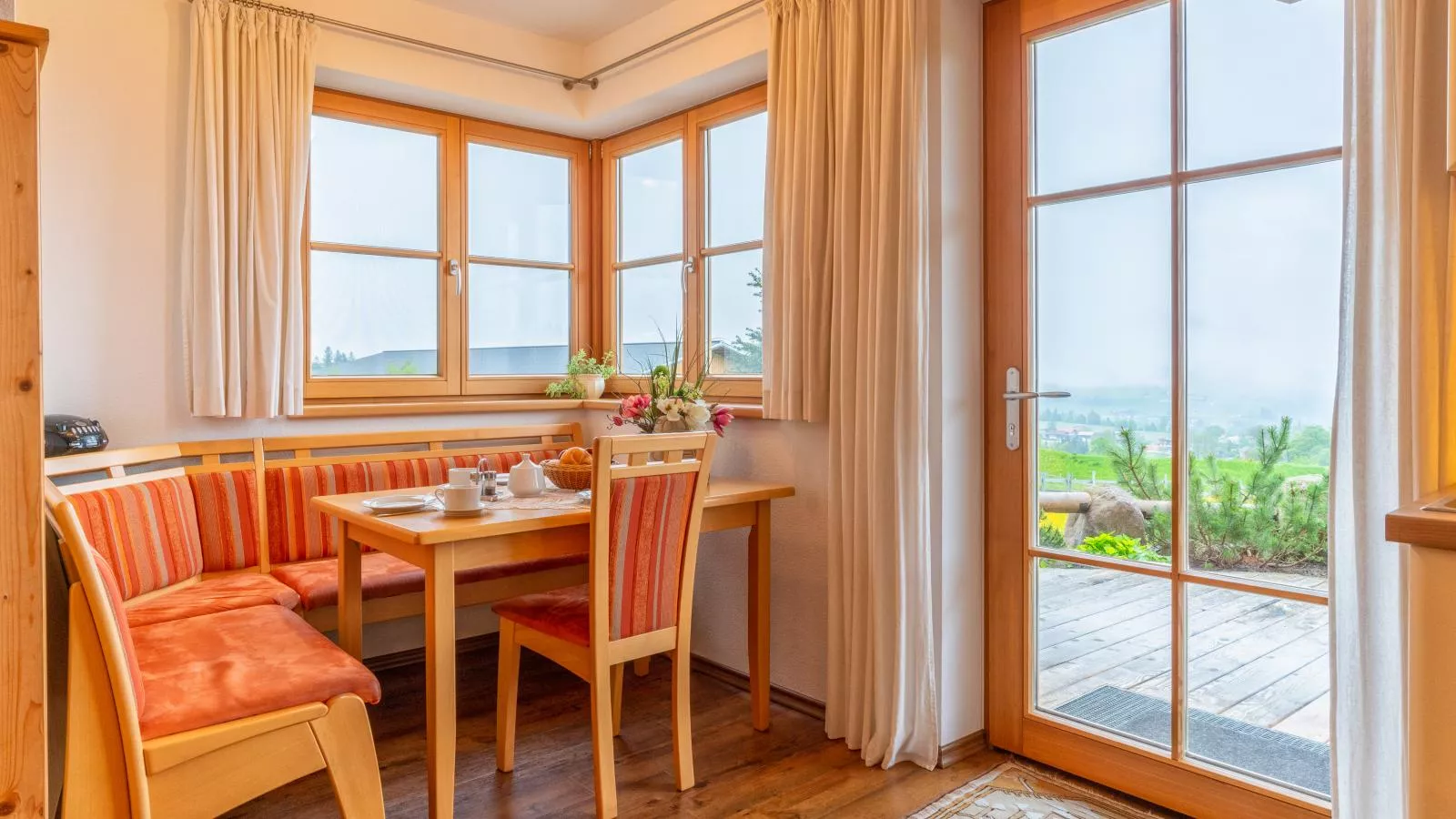 Blick ins Brixental-Esszimmer
