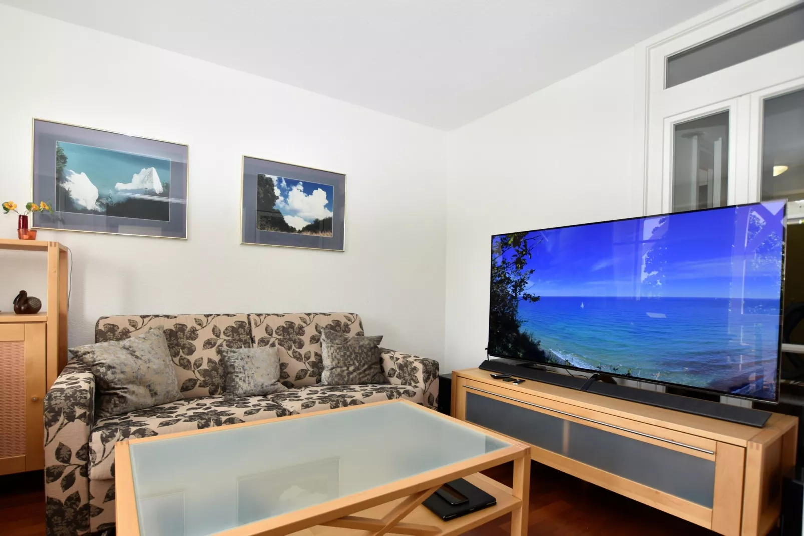 Charmante Inselwohnung/ 2 Balkone-Living room