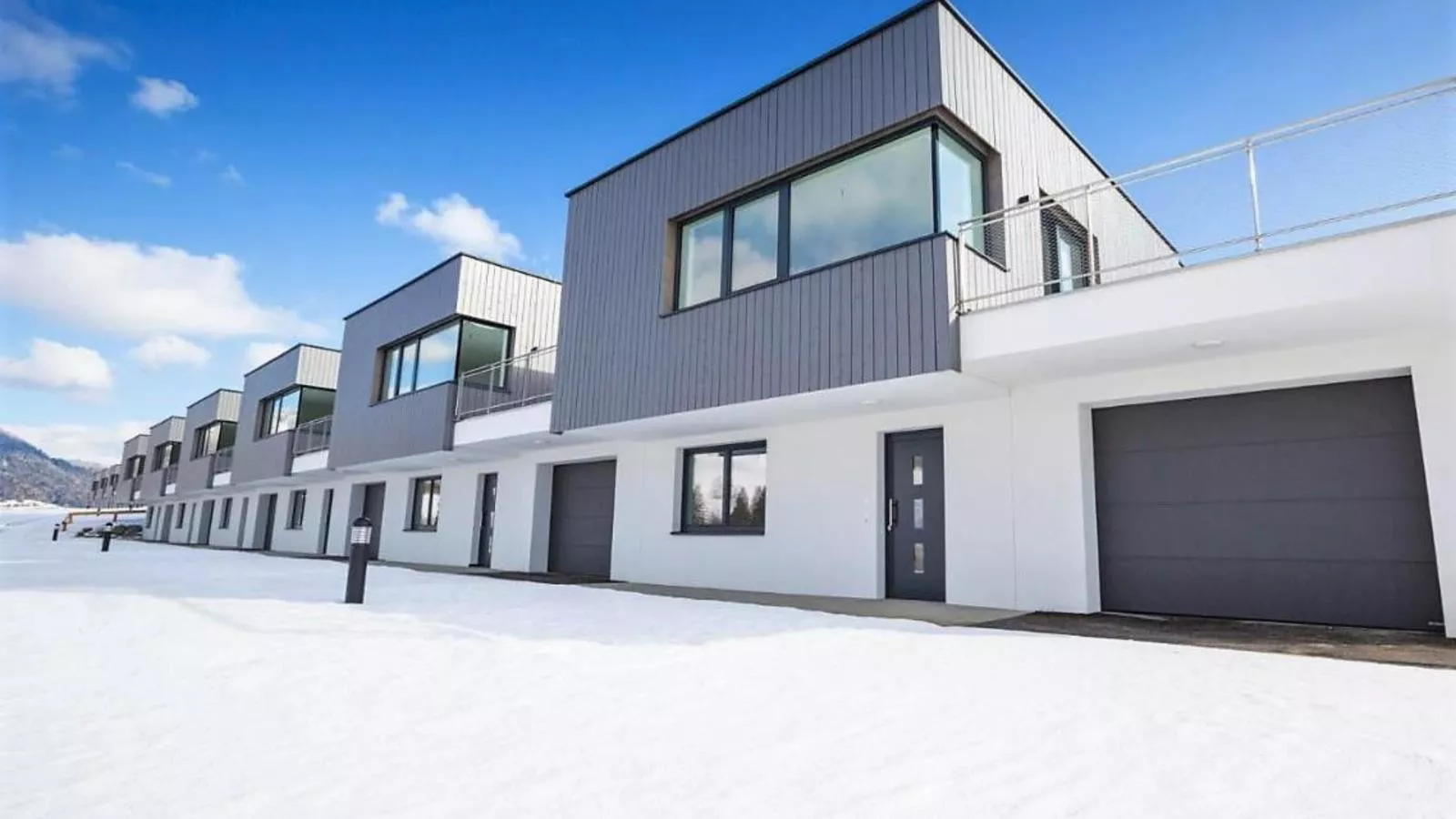 Pabstin-Exterior winter