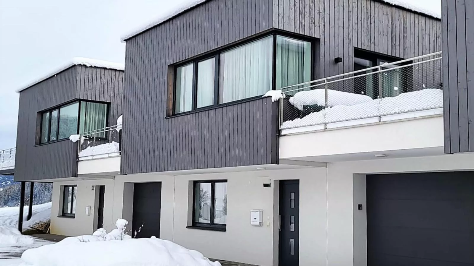 Pabstin-Exterior winter