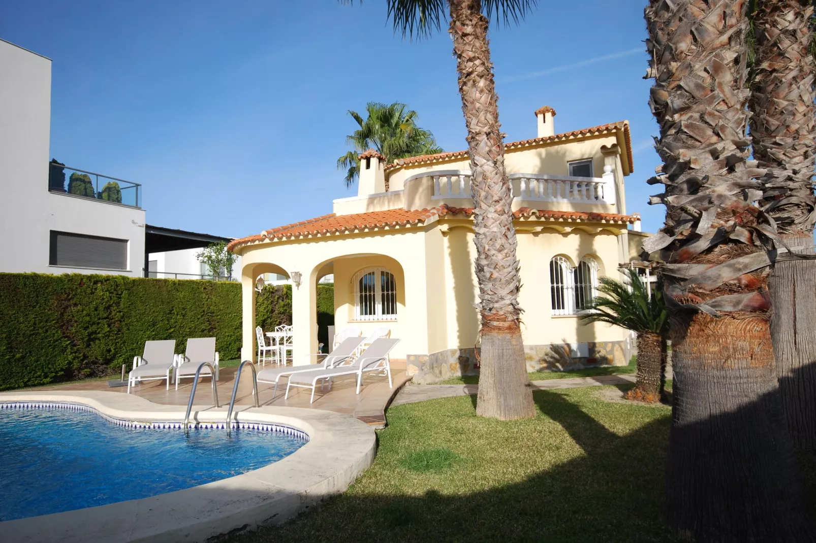 Casa Olivia Nova-Exterior in summer