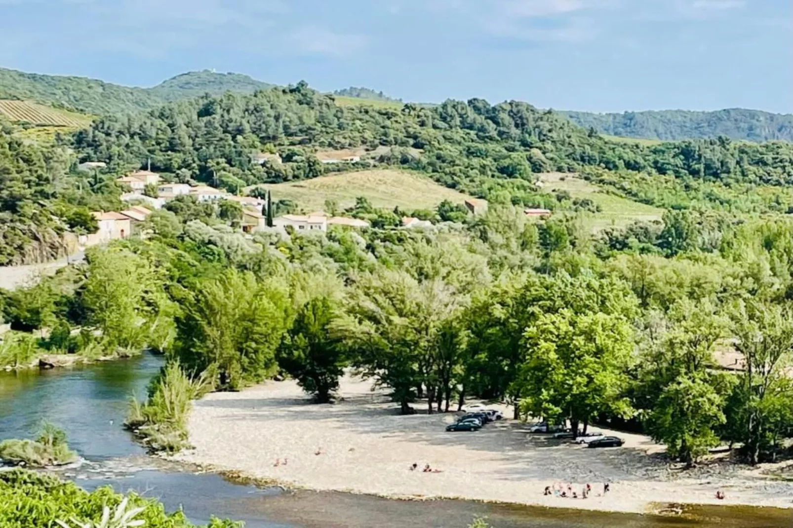 Hélios-Areas within 5km in summer