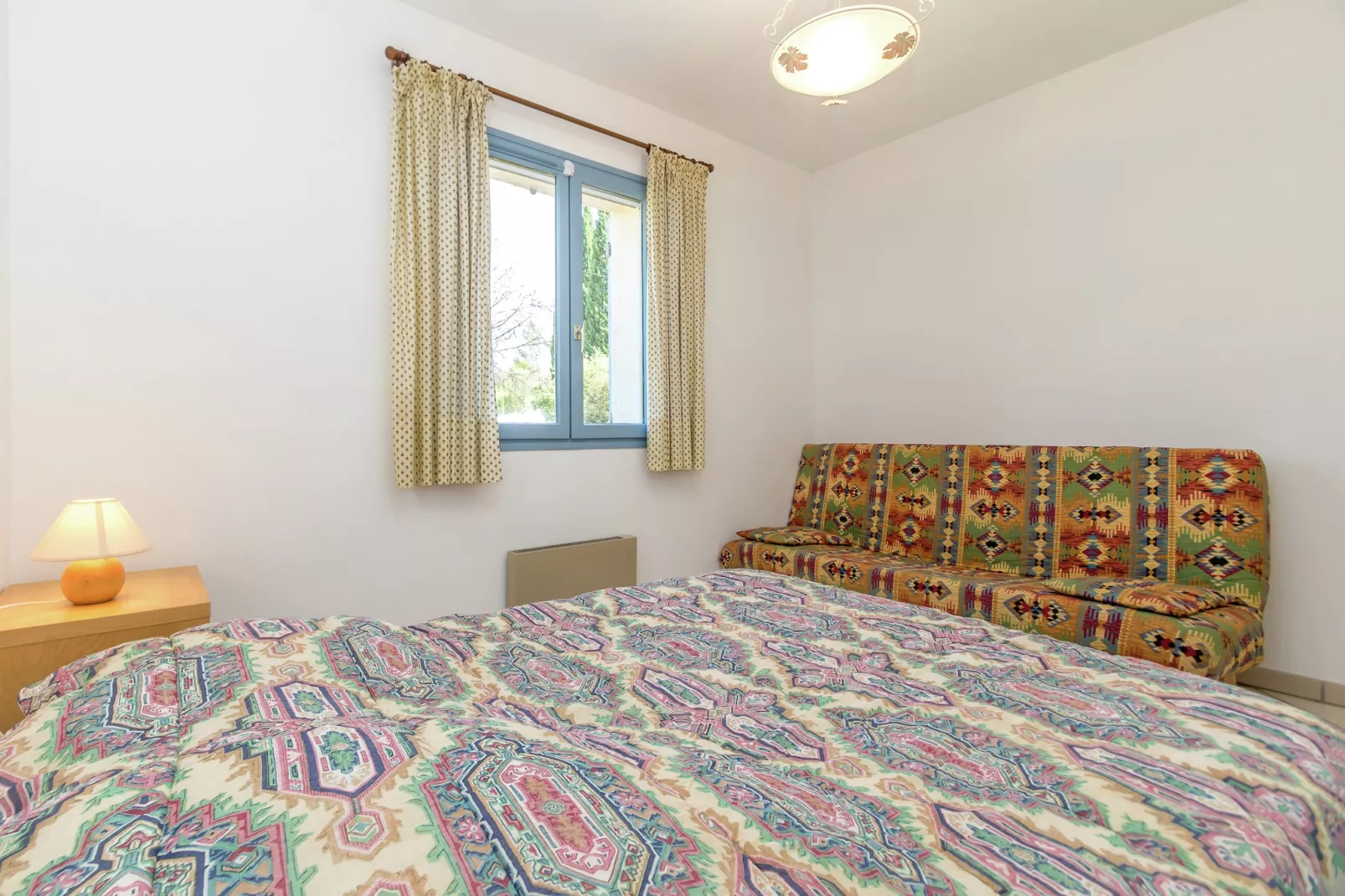 Petite Jeanne-Bedroom