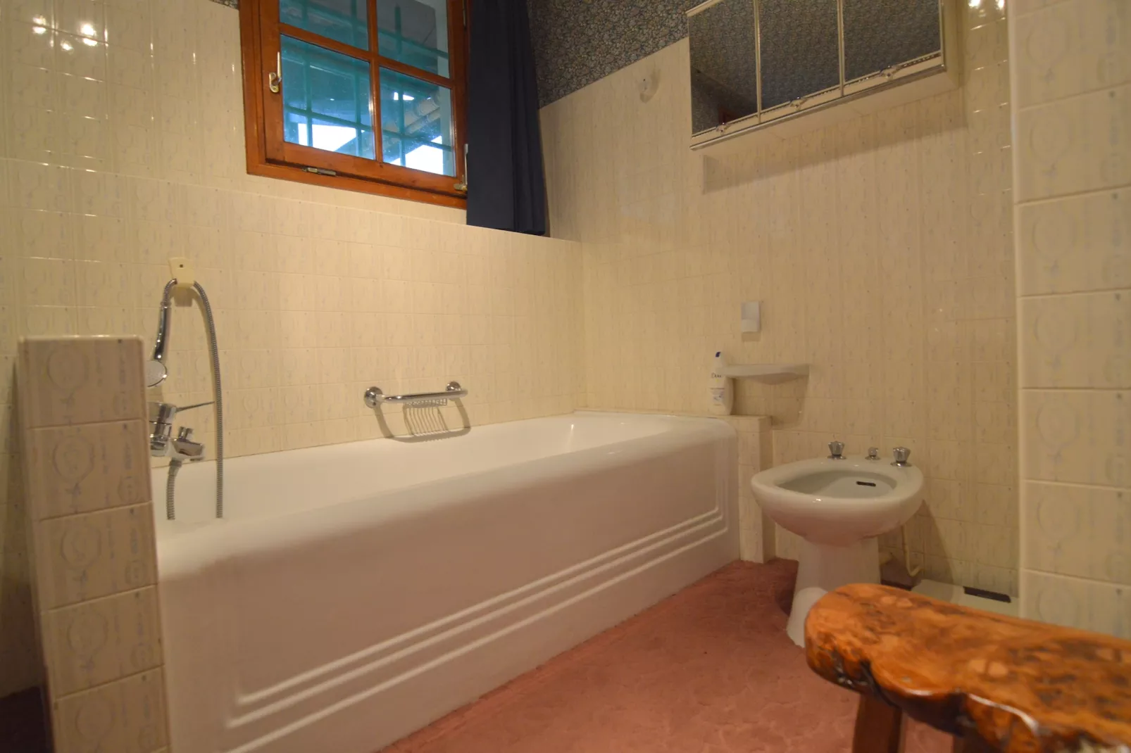 La Burgunde-Bathroom