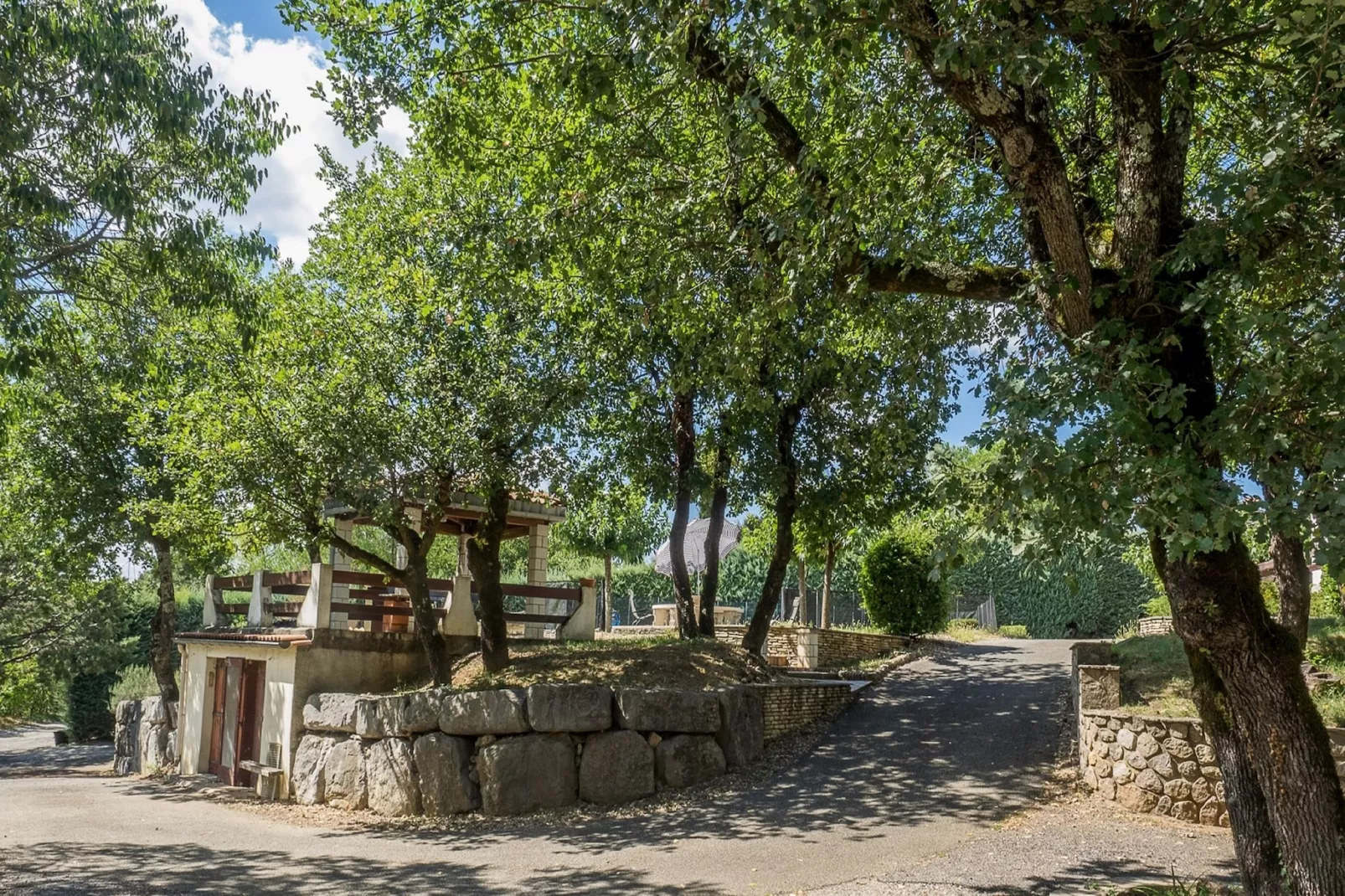Petit gite-Garten Sommer