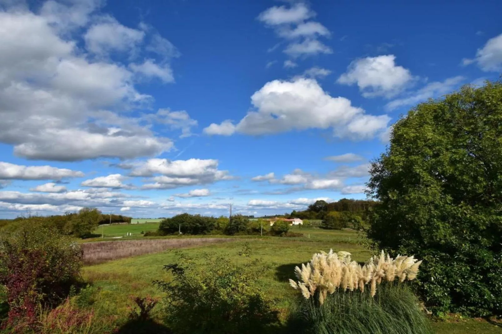 Maison de vacances Besse les Vitarelles 6 p-Areas within 20km in summer