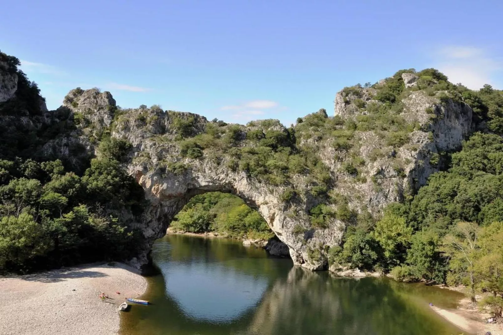 Les Chênes- SAINT-BRÈS-Areas within 20km in summer