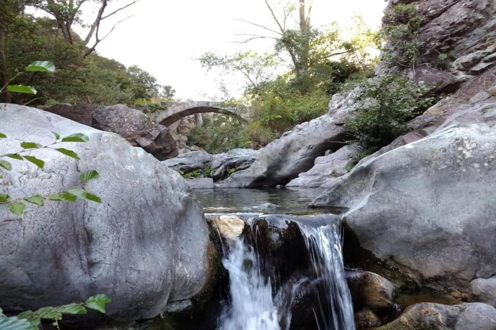 Cristal de Roche-Areas within 20km in summer