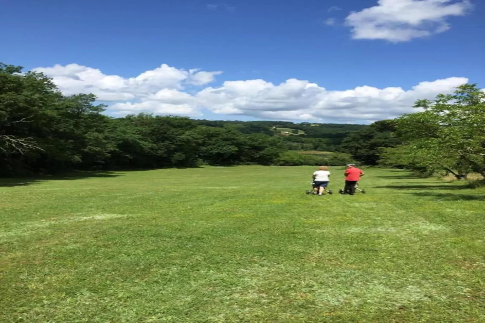 Maison de vacances Montaigu la Brisette-Zones été à 20 km