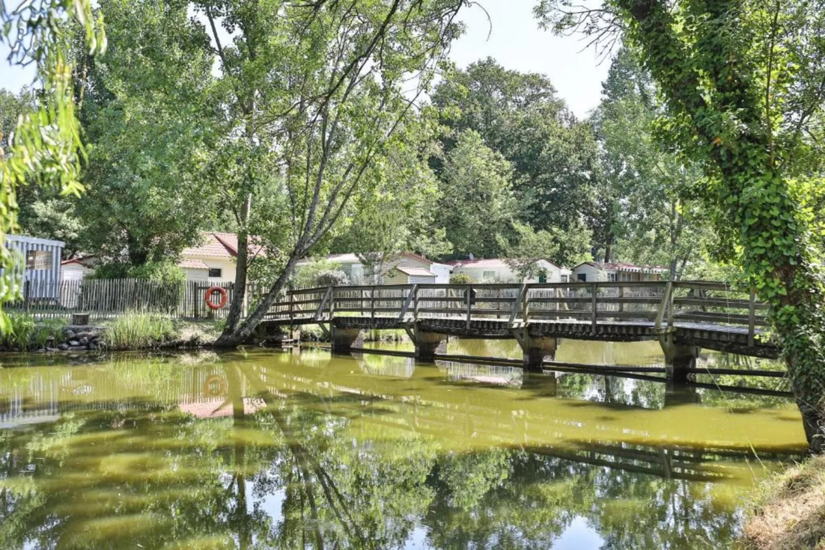Domaine de Fontenelles 1-Areas within 20km in summer