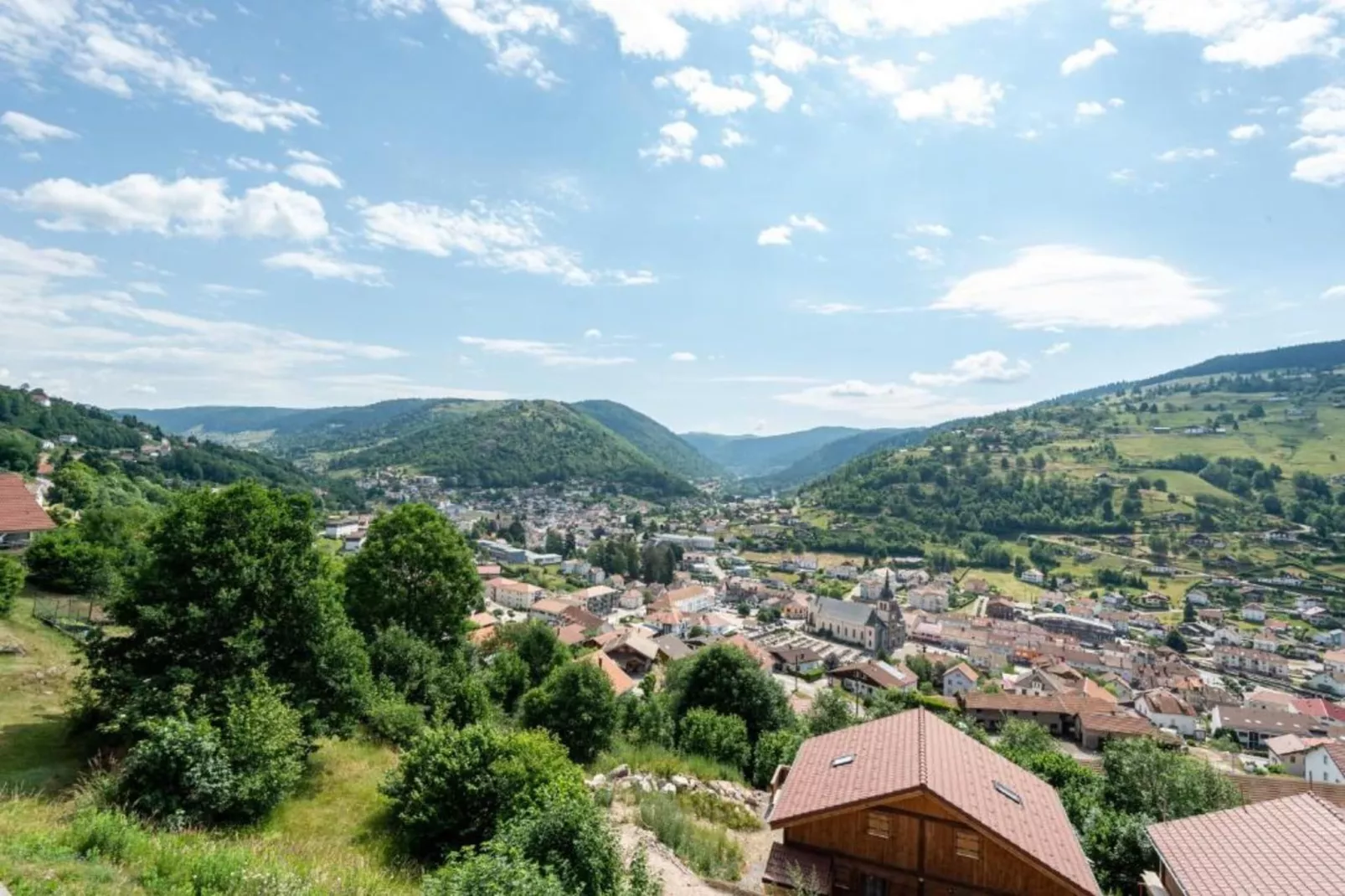 Le Chamois-Areas within 20km in summer