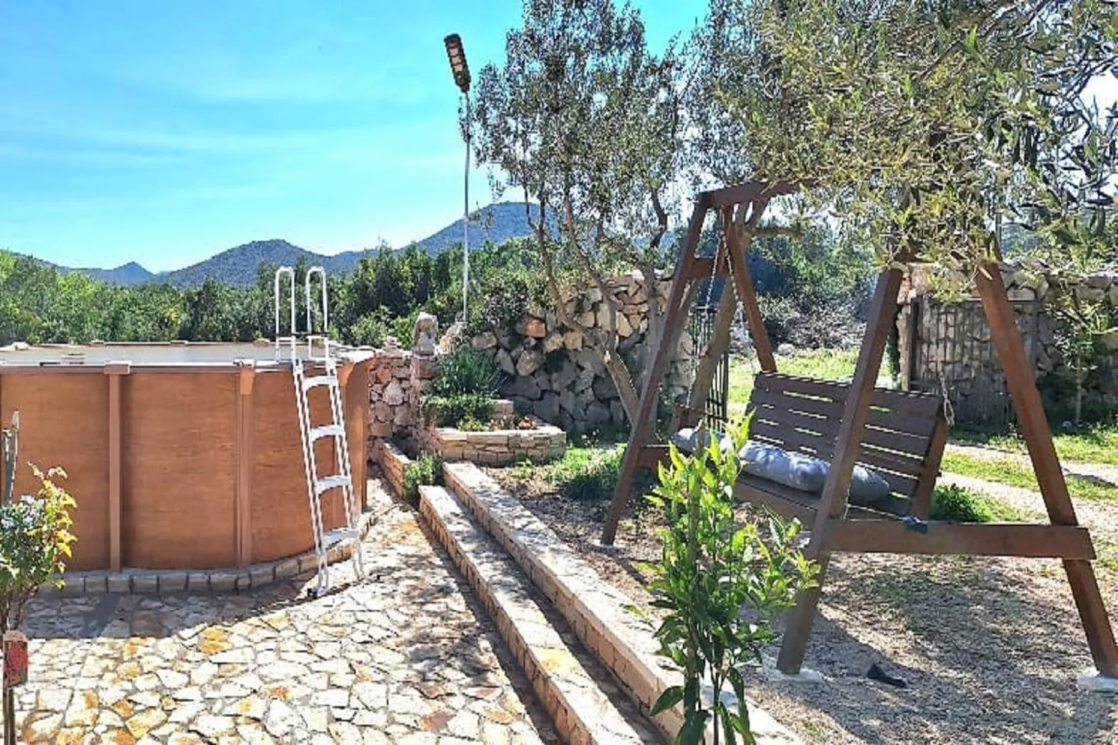 Stone house Vrana lake-Schwimmbad