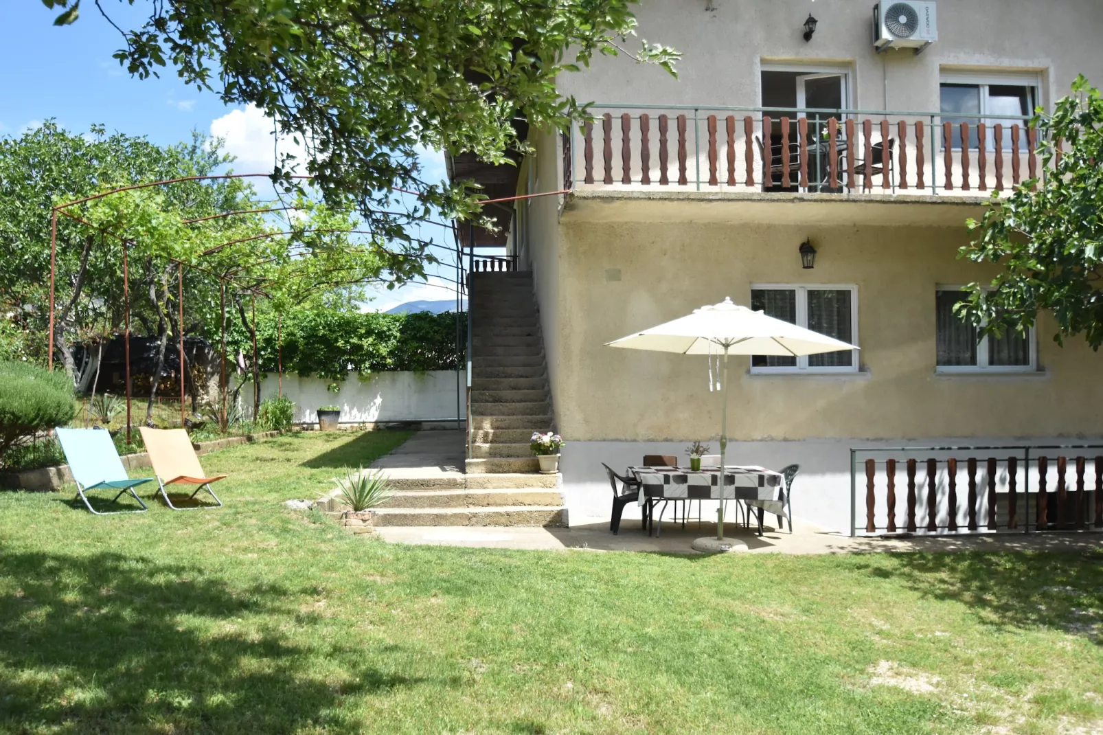 Kuca Blazenka-Exterior in summer