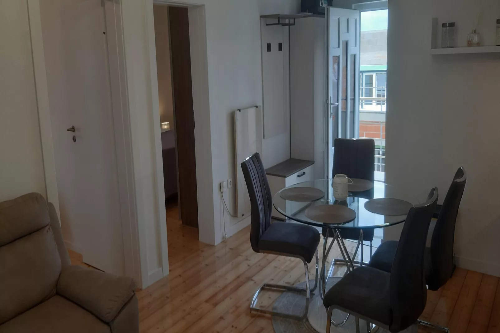Appartement LUG 2 / 55qm AP10 / first floor-Dining room