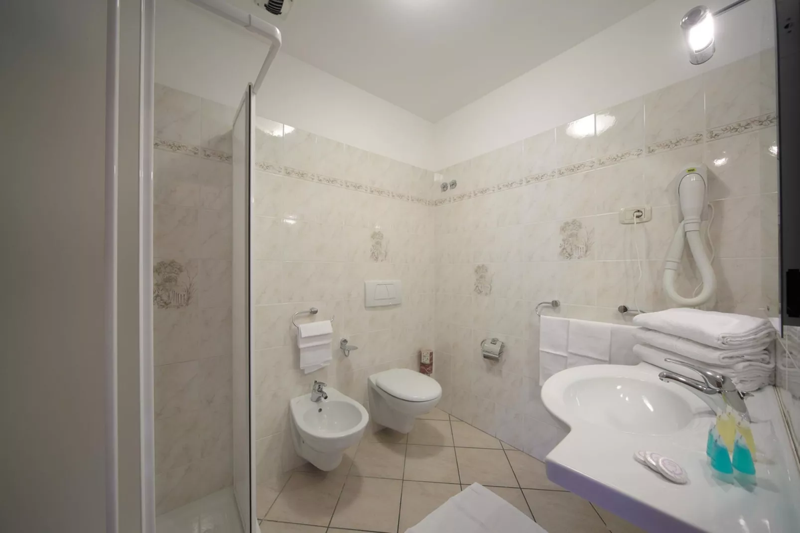 Residence Zust, Verbania Intra-Trilo-Badezimmer