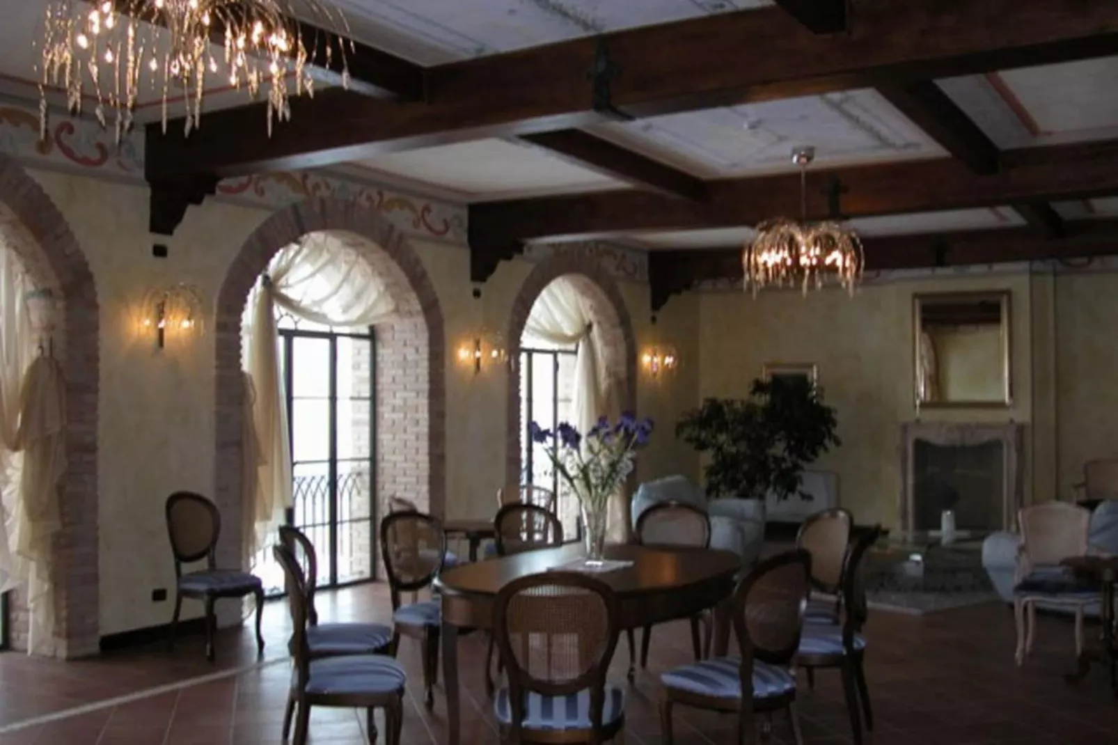 Nizza Bilo Ventuno Ventidue-Dining room