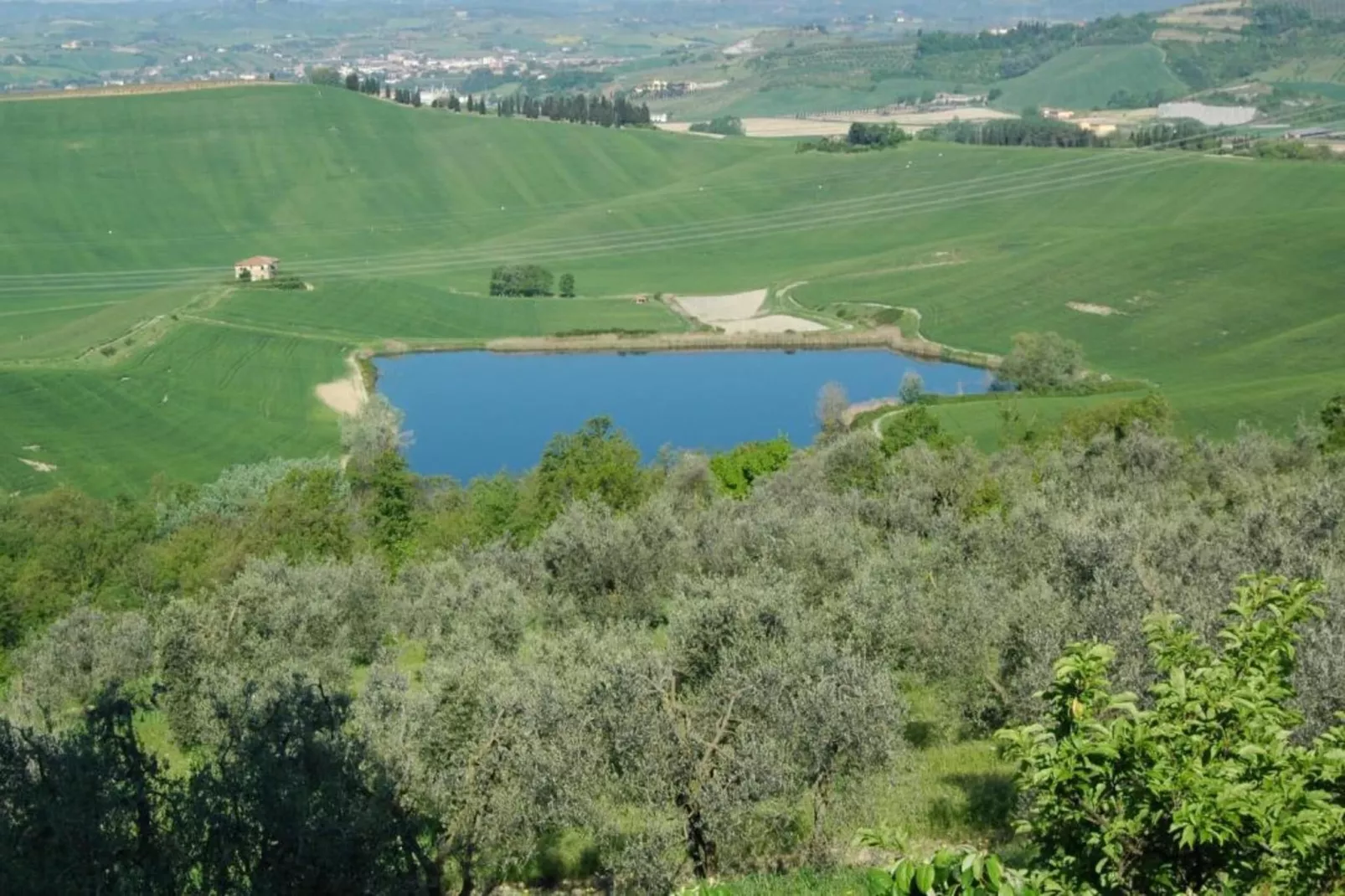 Gaville 8-Areas within 20km in summer