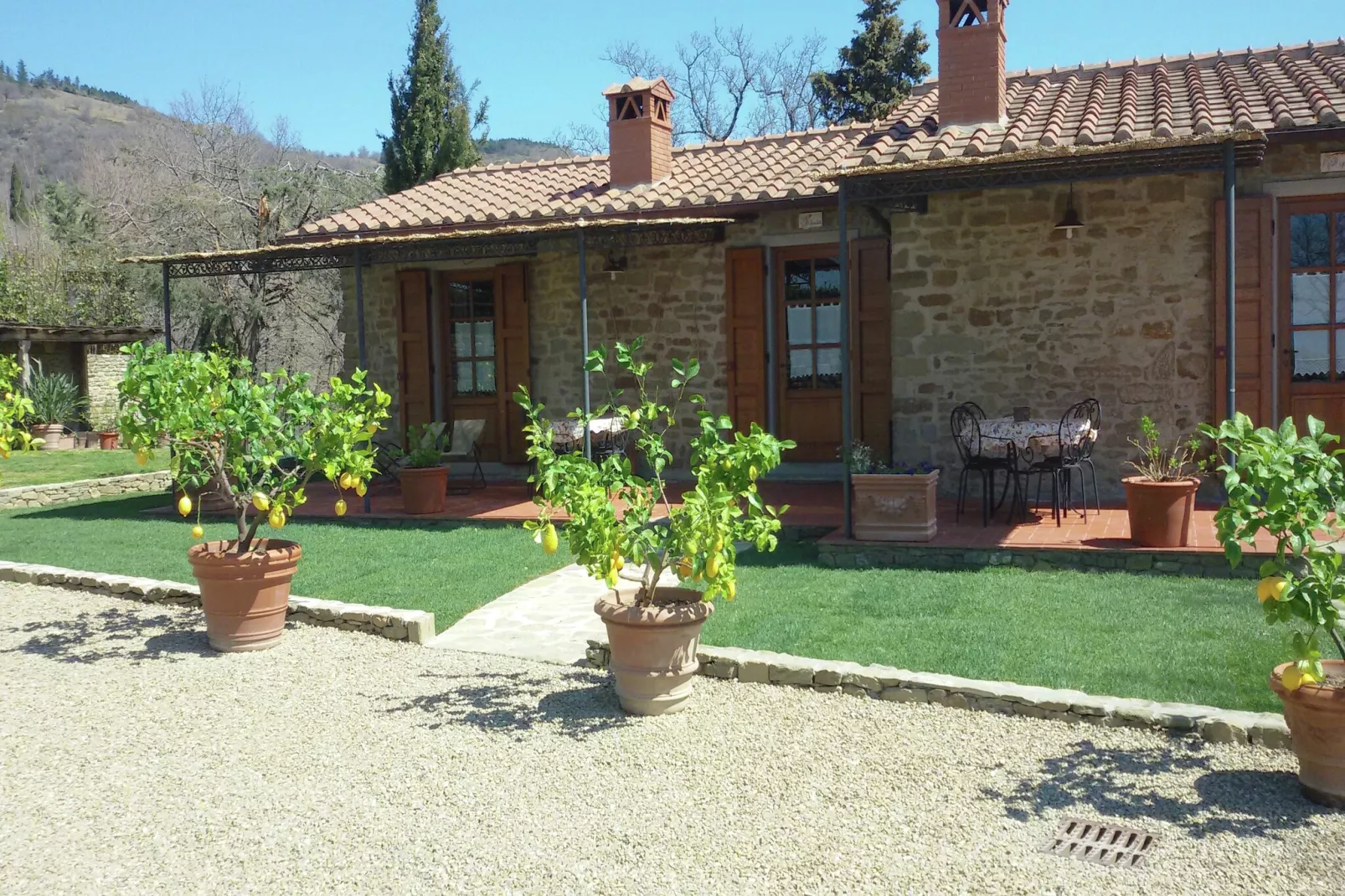 Glici-Exterior in summer