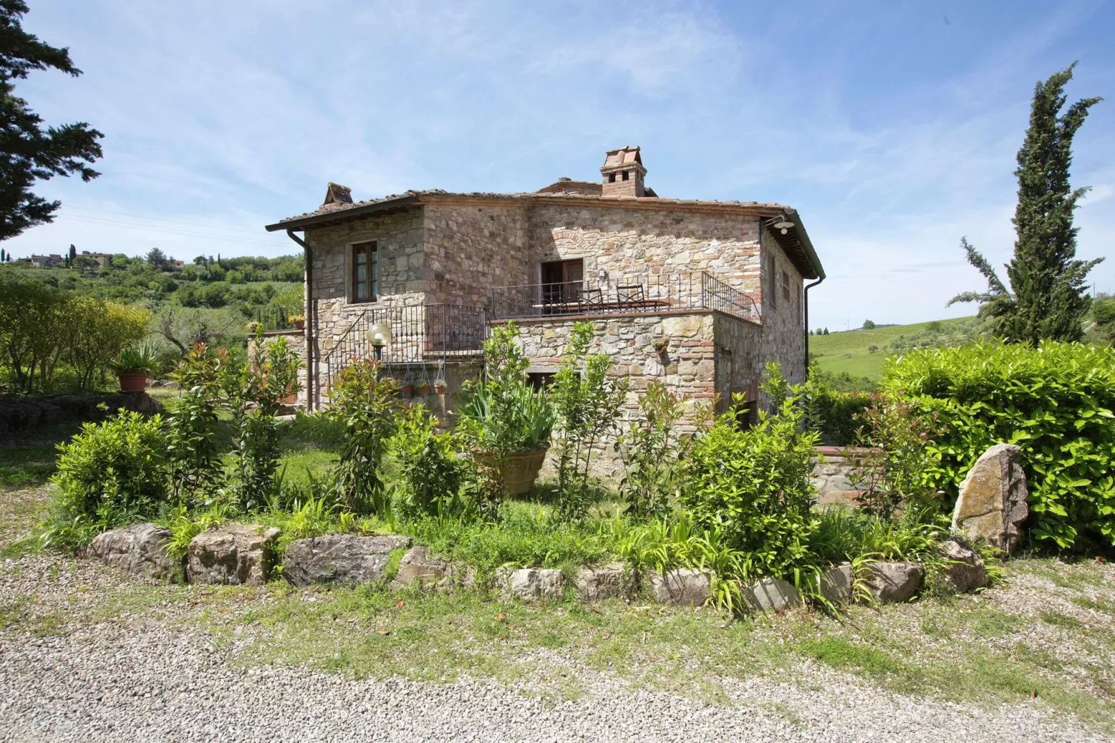 Limone-Exterior in summer
