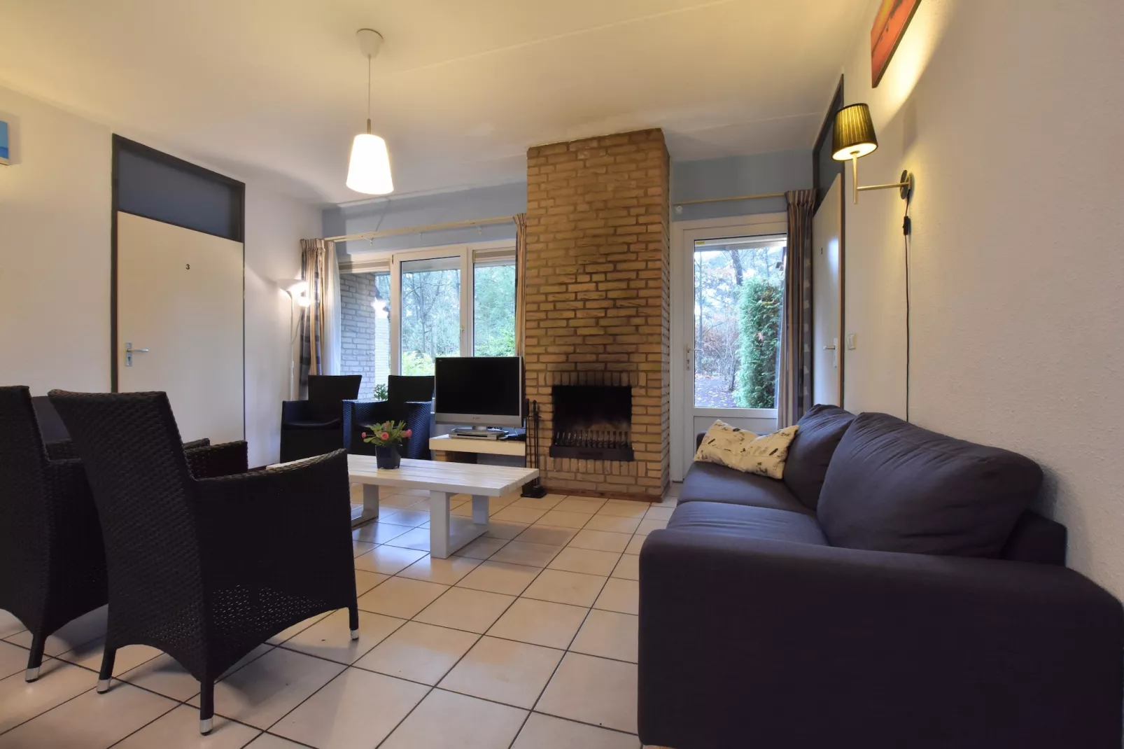 Bungalow Bosrijk-Living room