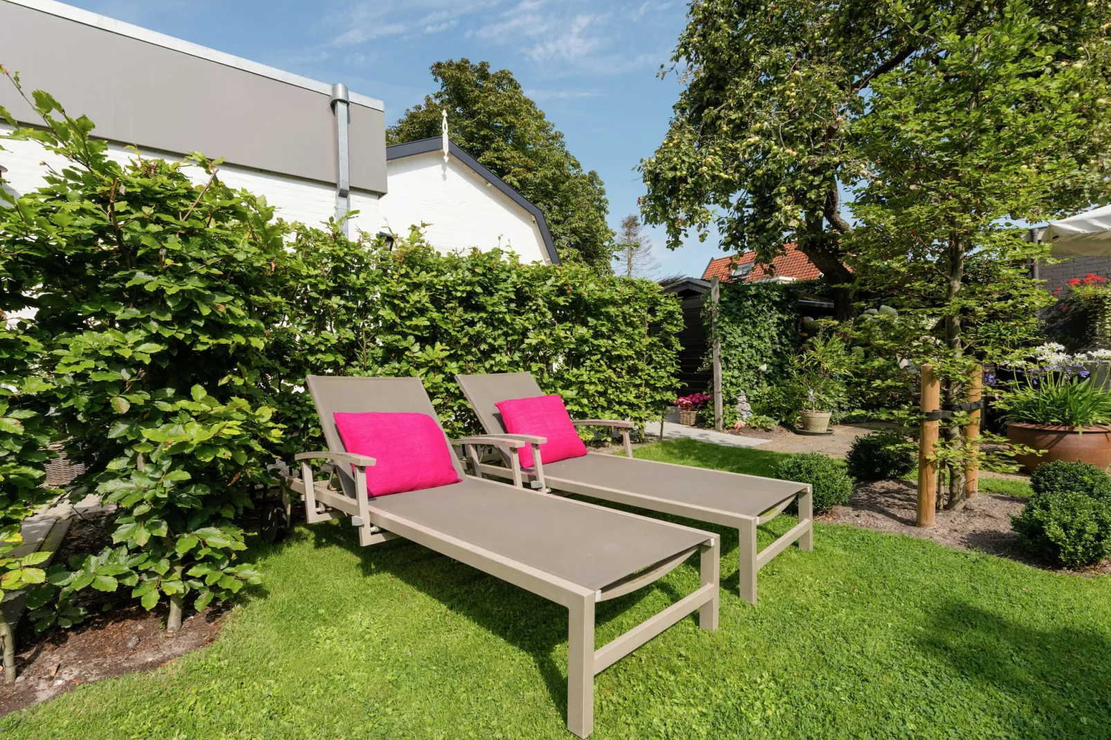 Hof van Craeck 6 pers-Gardens in summer