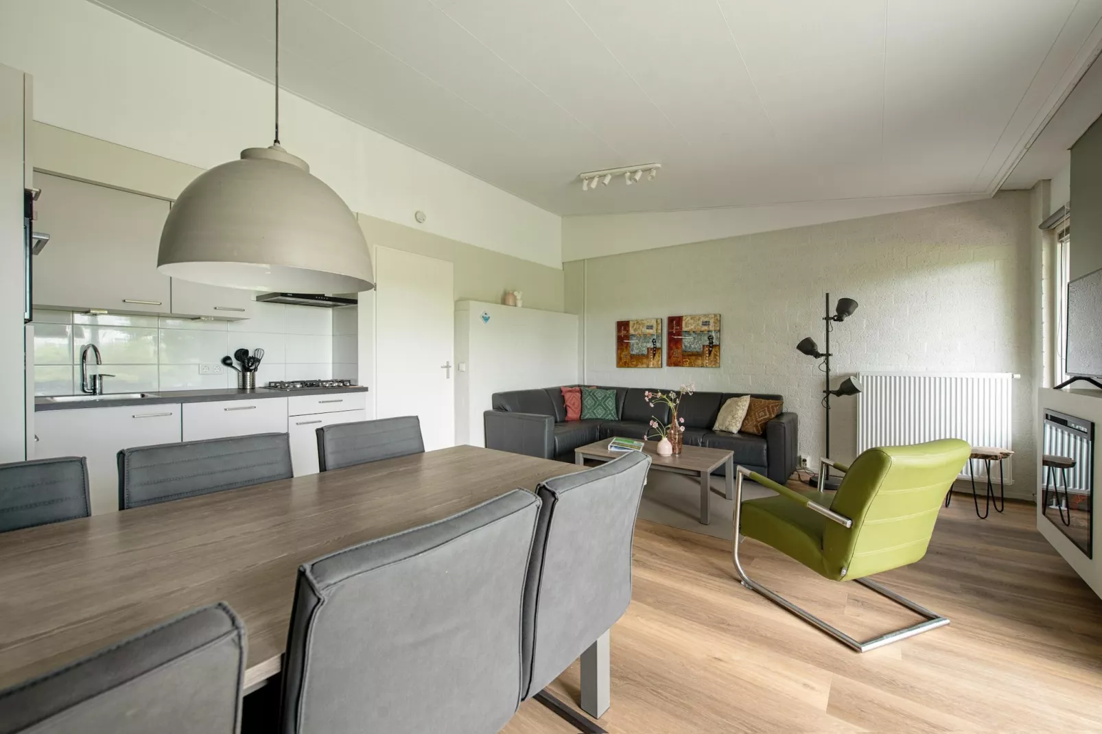 Bungalowpark Schin op Geul 9-Dining room