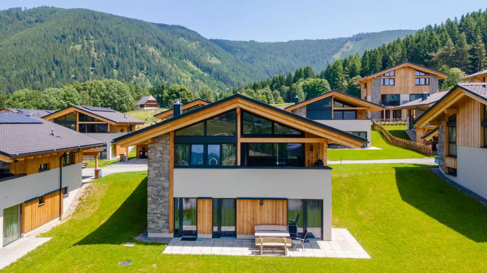 Grebenzen Lodge Prinz-Exterior in summer
