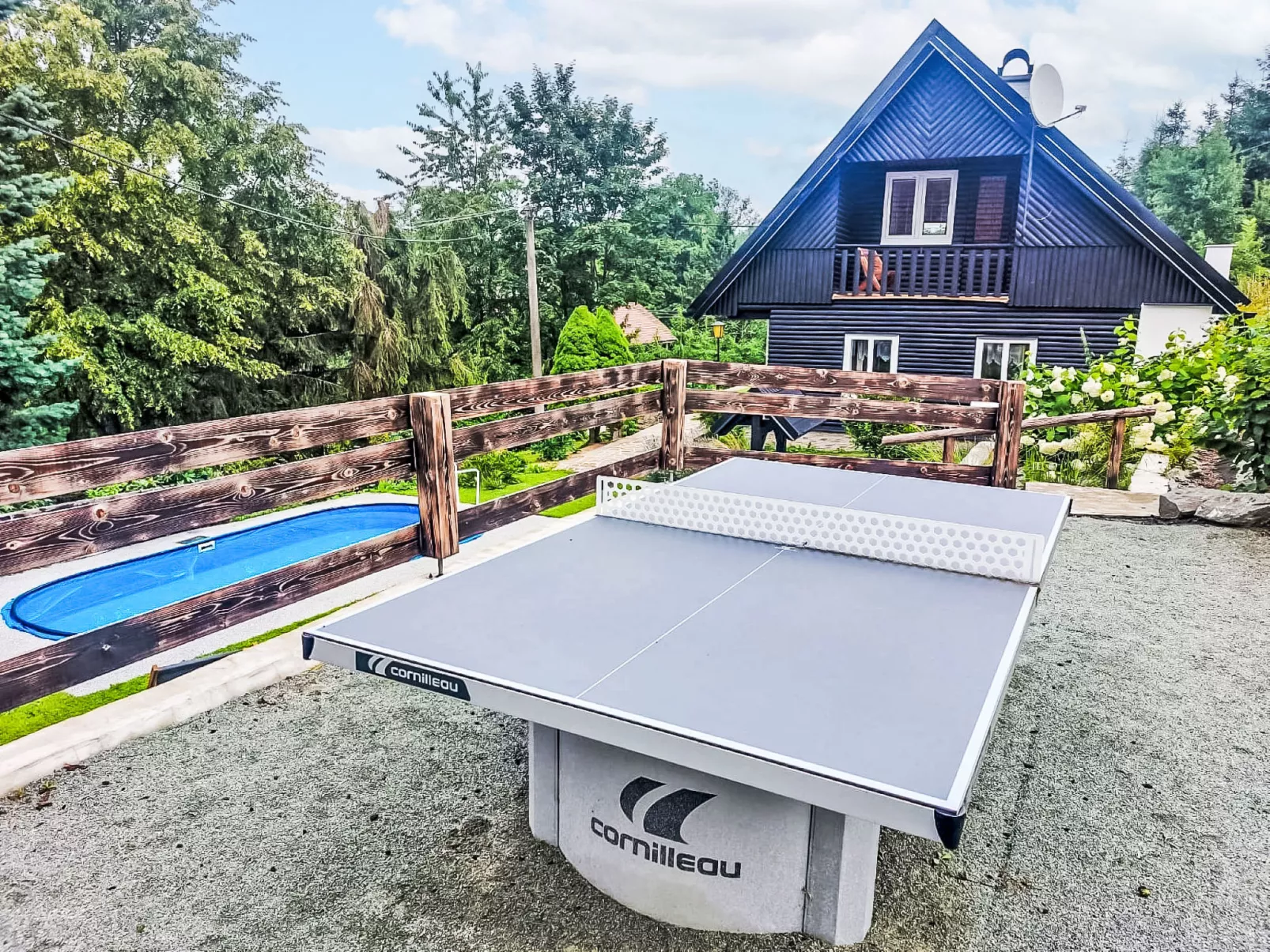 Leisure Lounge & Pool-Outside