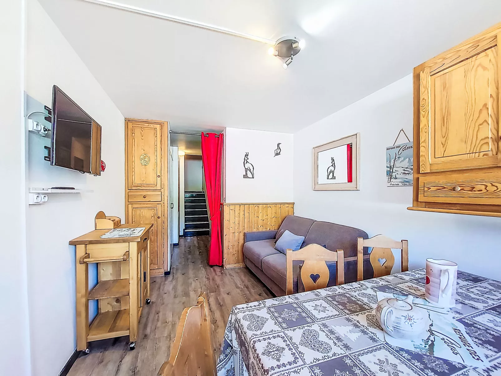 Les Lauzes C19-Inside