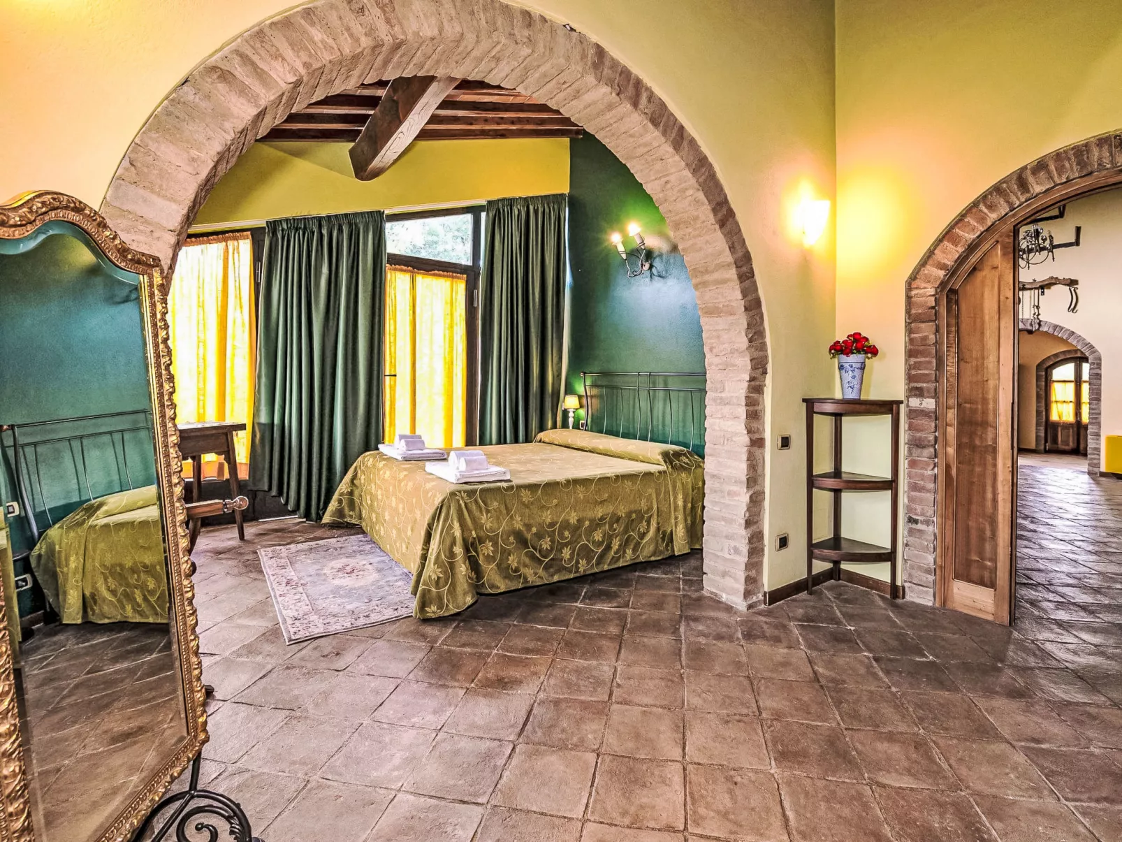 Vineyard View-Inside
