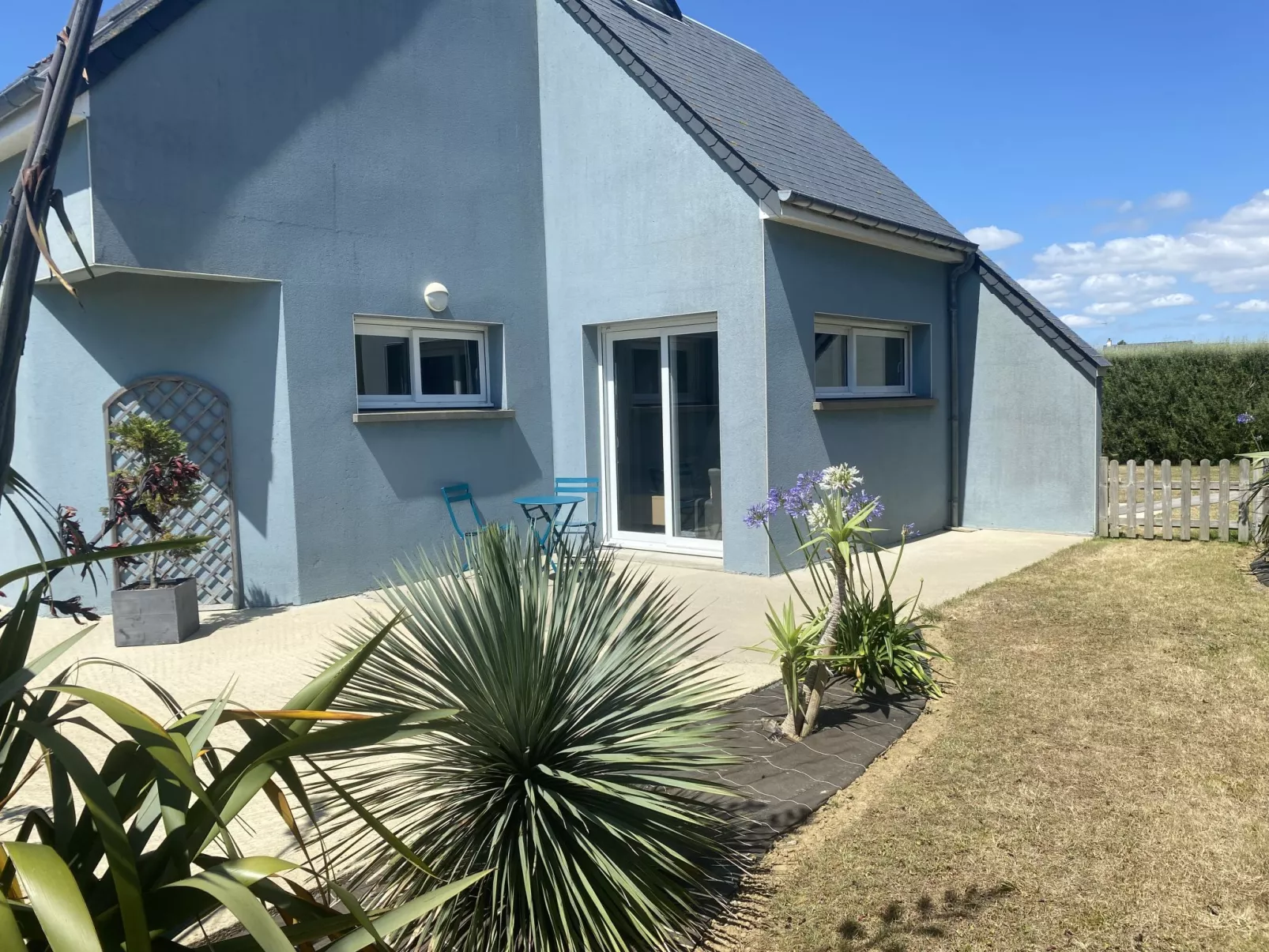 Blue House-Dehors