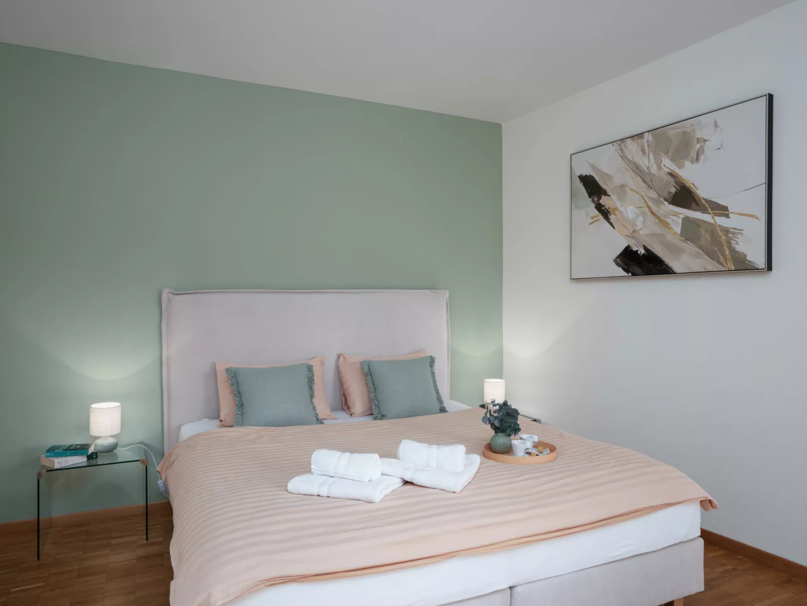 Suite Modern - Inside