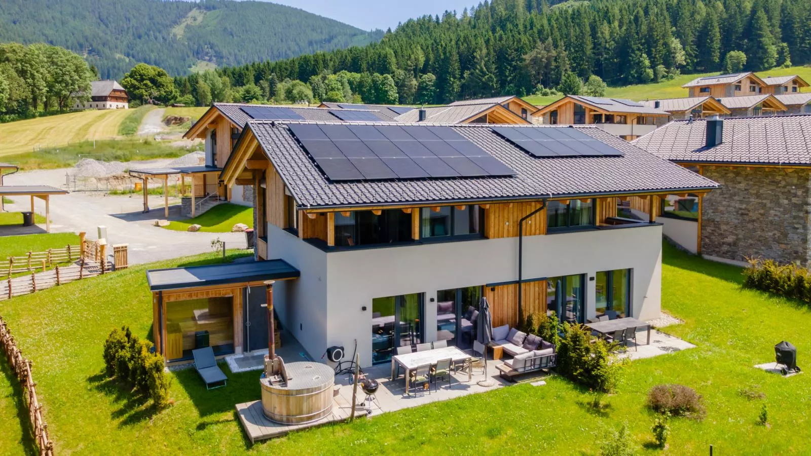 Alpenchalet Lambert-Exterior in summer