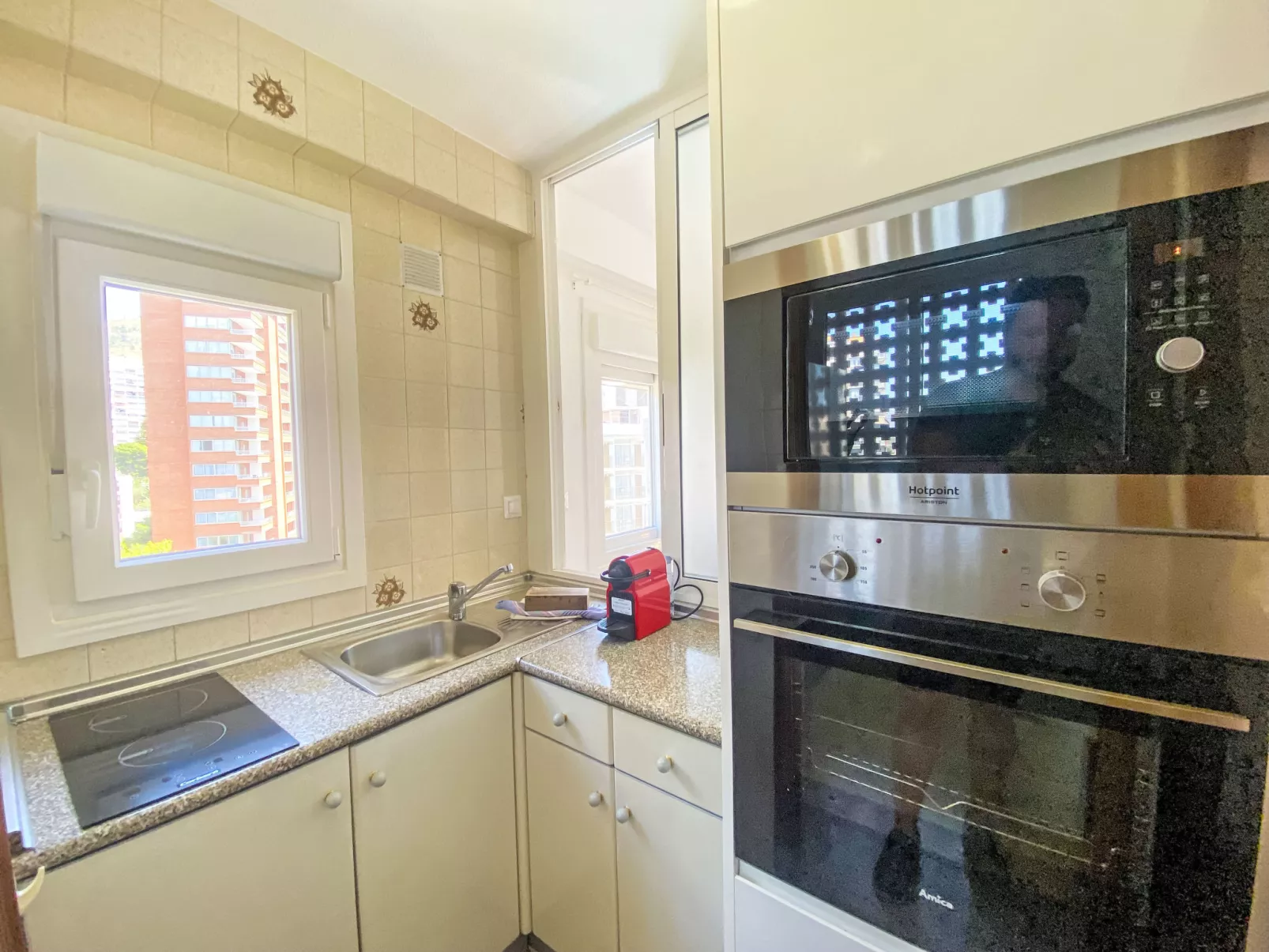 Amsterdam Playa Levante-Inside