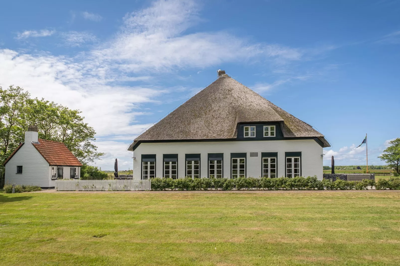 App Hoeve Holland T4 - Exterior in summer