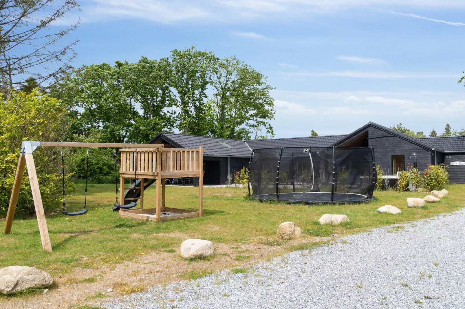 Spacious Retreat for 20 - By Traum Ferienwohnungen-Outdoor