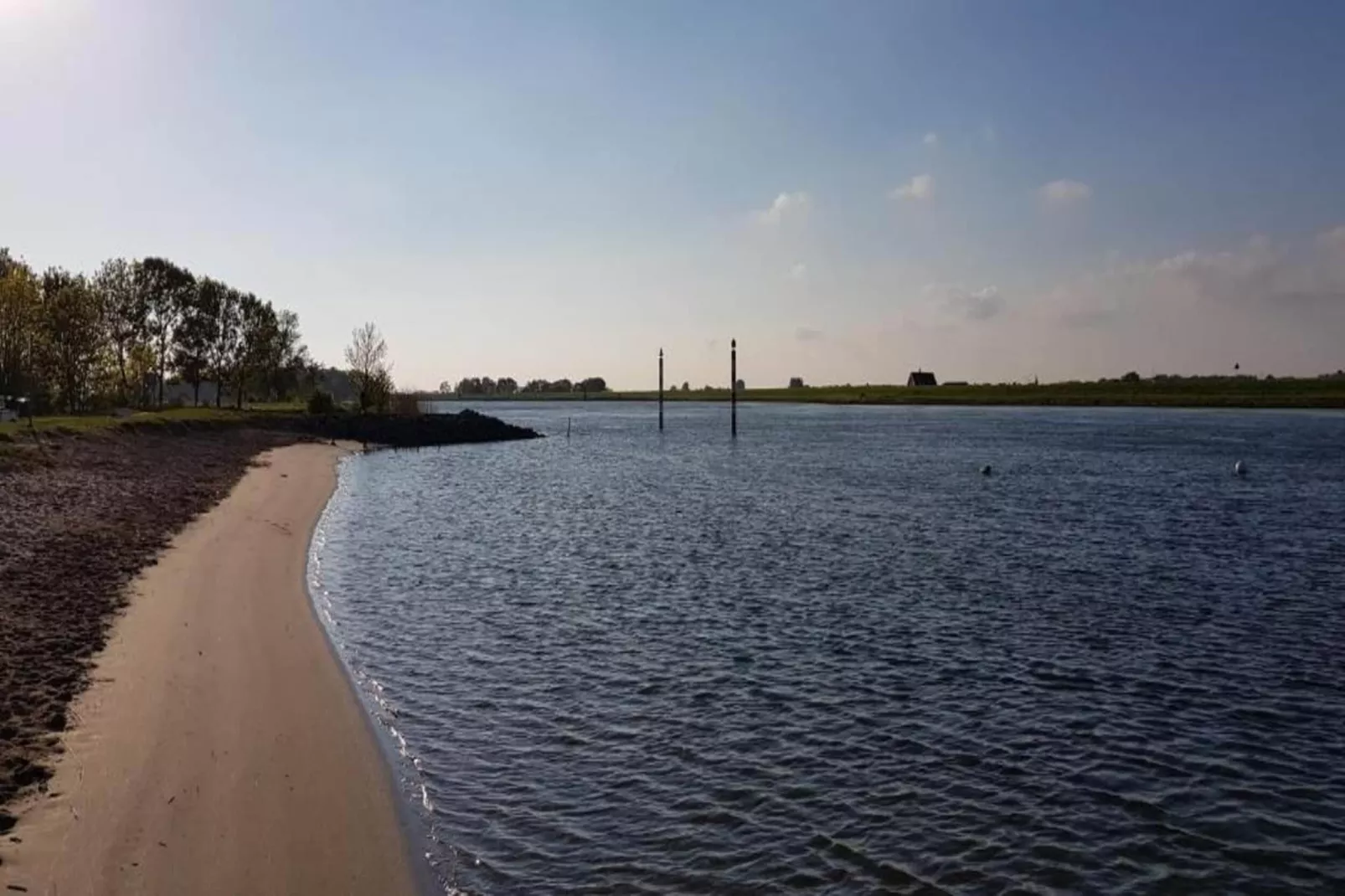Strandloper 129-Areas within 20km in summer