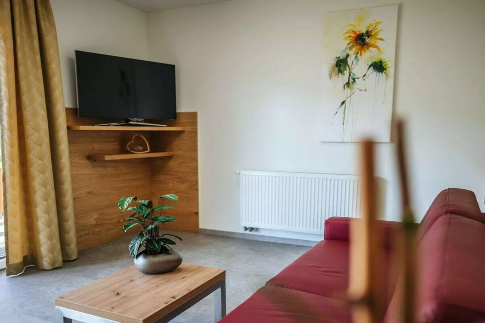 65818-Living room