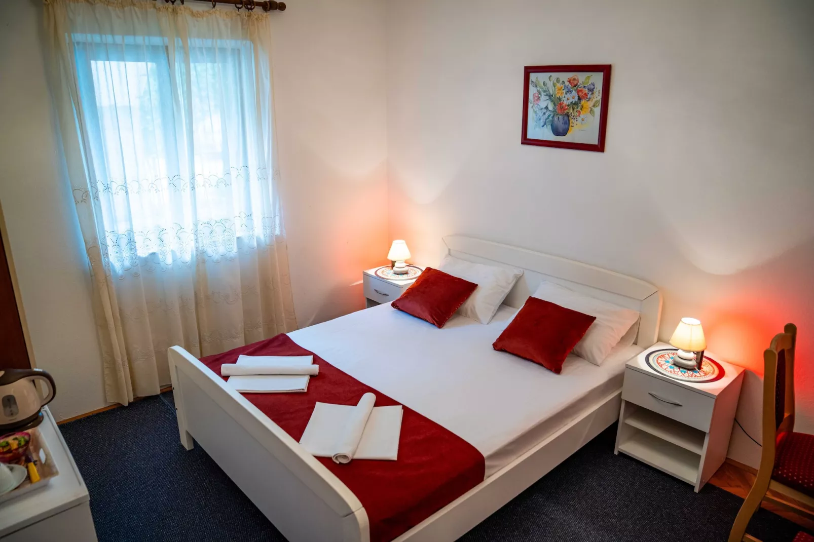 Guest House Cesic - Double Room No8-Schlafzimmer