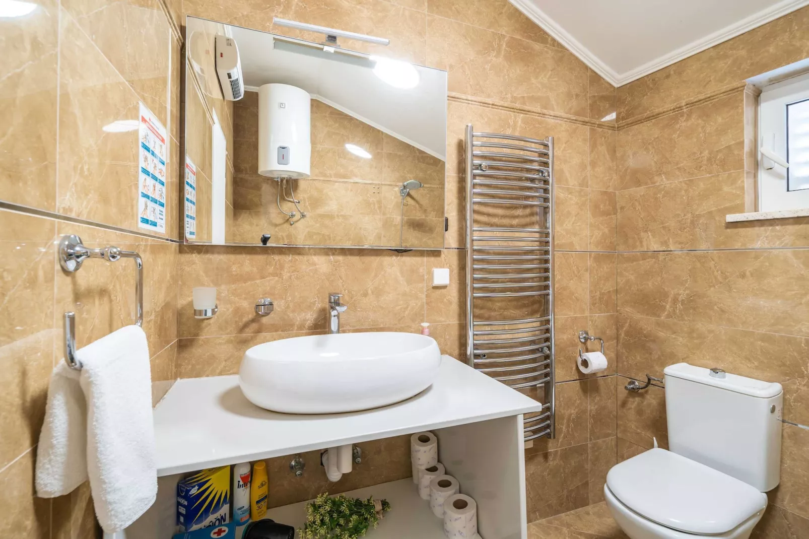 Apartments Isabora - Comfort Three-Bedroom Apartment with Balcony and Sea View (Second Floor)-Salle de bain