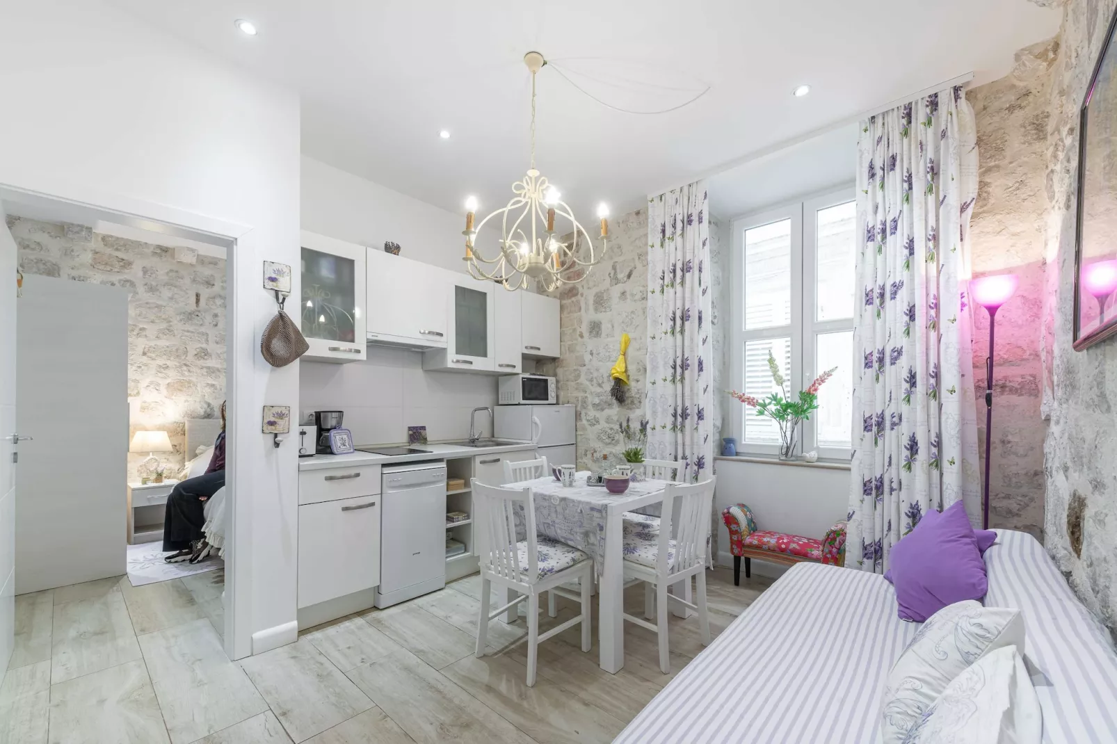 L & L Old Town Apartments - One bedroom Apartment (Lavander)