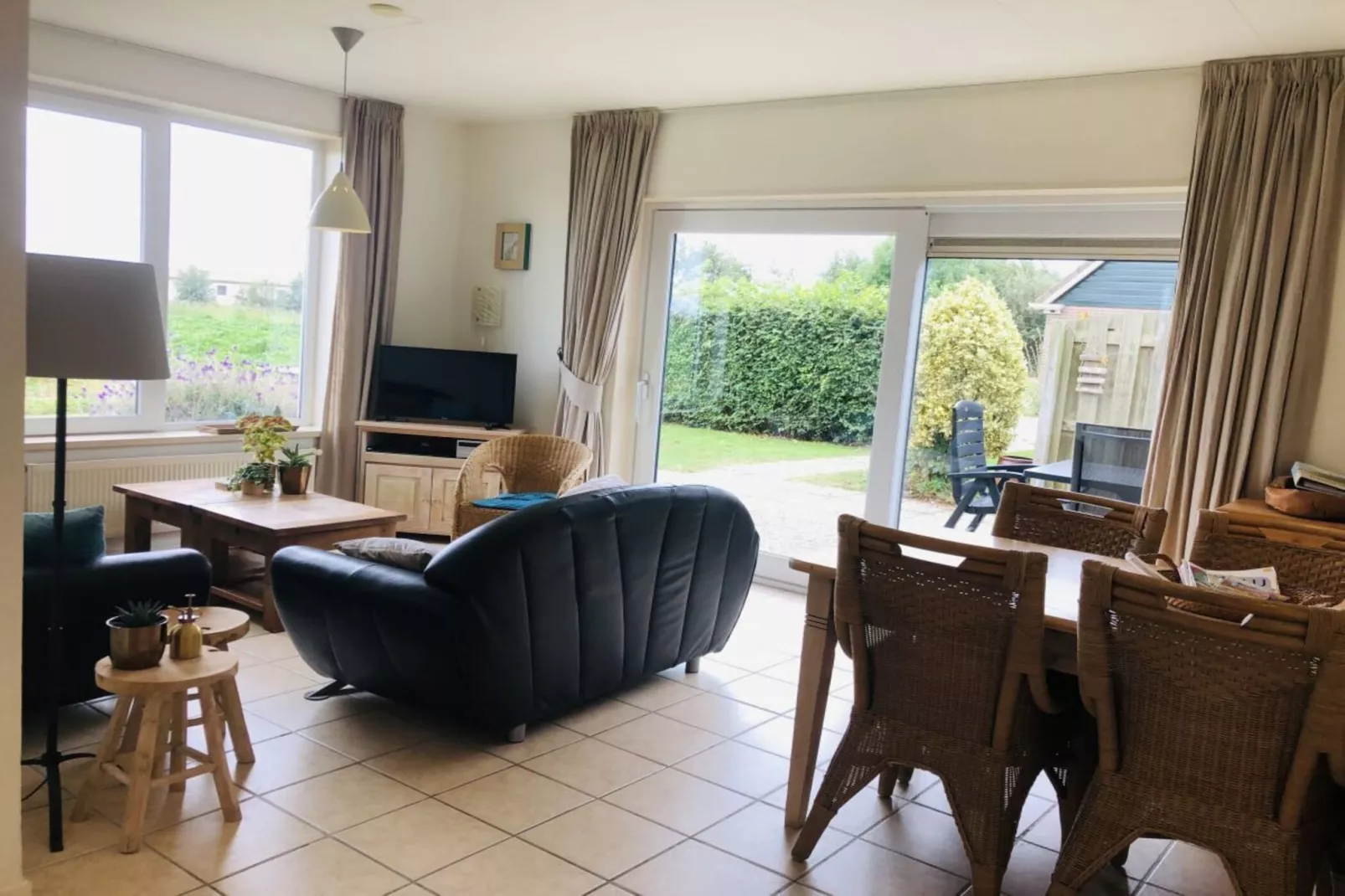 495316-Wohnzimmer